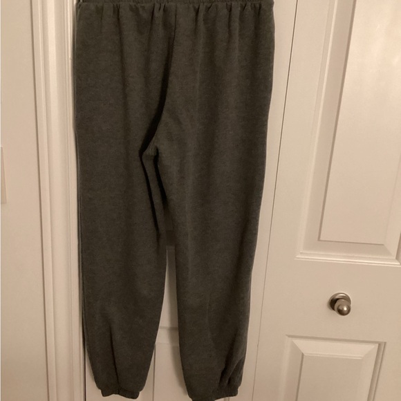 Grey jogging pants size 11-12 - Picture 3 of 3